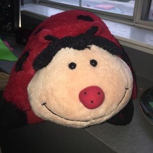 Pillowpet ladybug